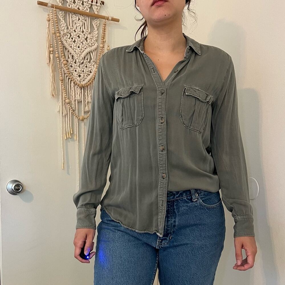 American Eagle Outfitters Button Down